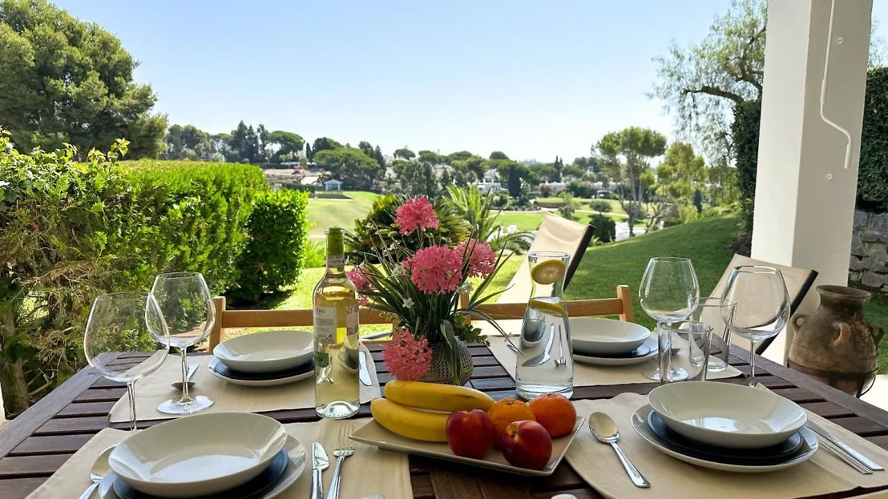 Apartamento En Aloha Con Golf Y Piscina En Marbella Puerto Banus