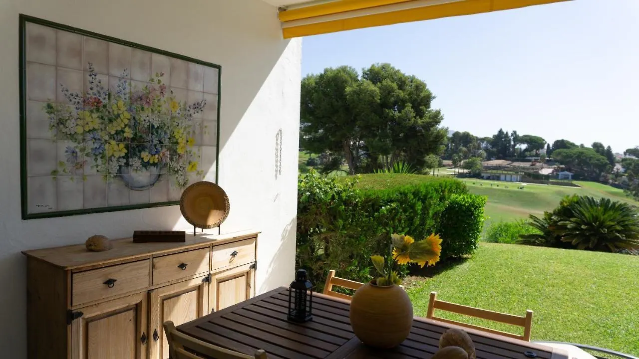 Apartamento En Aloha Con Golf Y Piscina En Marbella Puerto Banus Spain