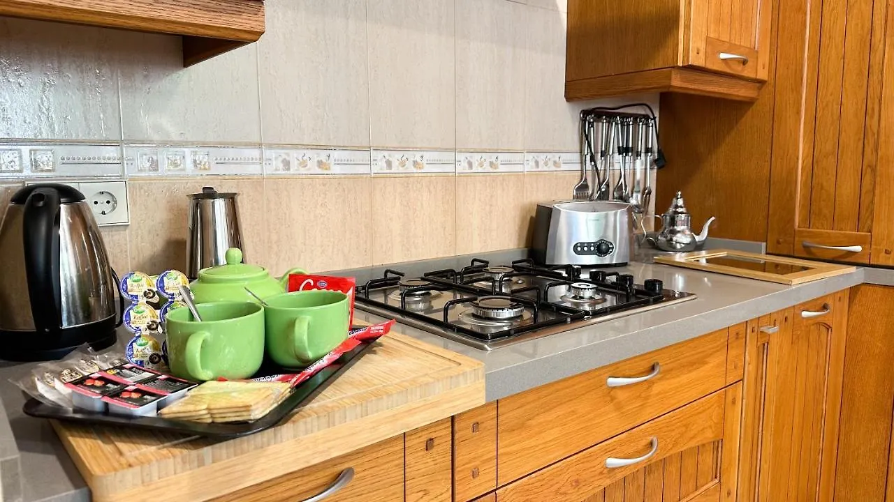 Apartamento En Aloha Con Golf Y Piscina En Marbella Puerto Banus Apartment