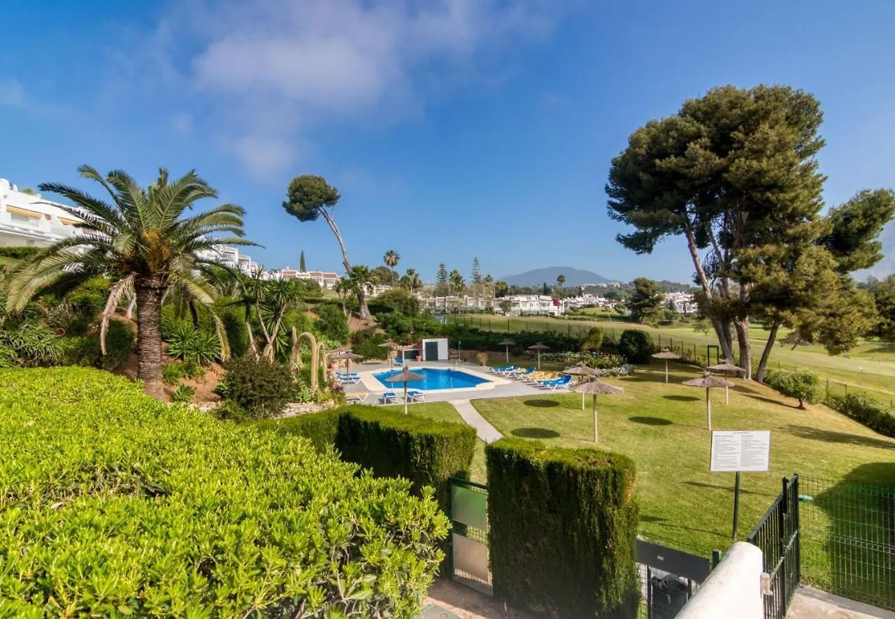 Apartamento En Aloha Con Golf Y Piscina En Marbella Puerto Banus Apartment