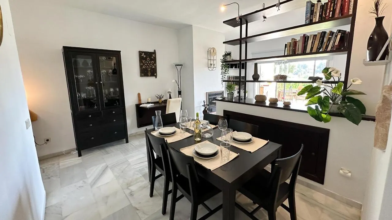 Apartamento En Aloha Con Golf Y Piscina En Marbella Puerto Banus Apartment