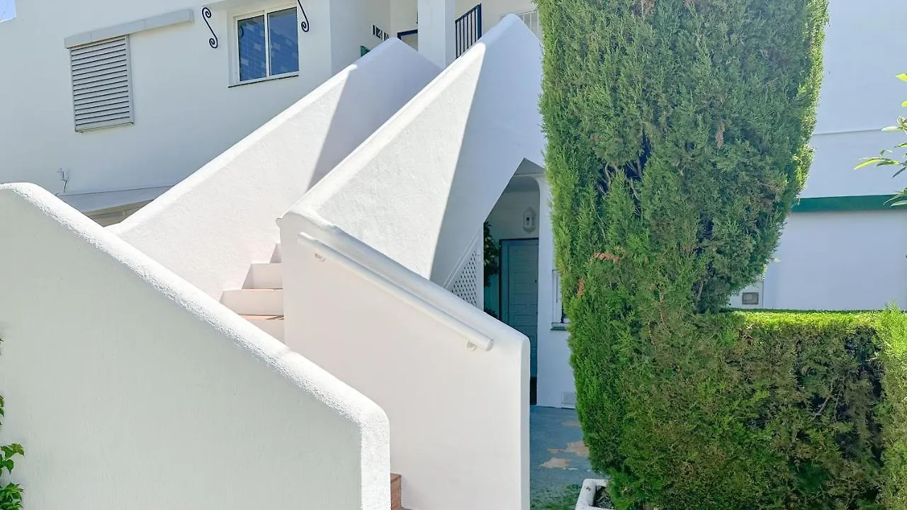 Apartamento En Aloha Con Golf Y Piscina En Marbella Puerto Banus